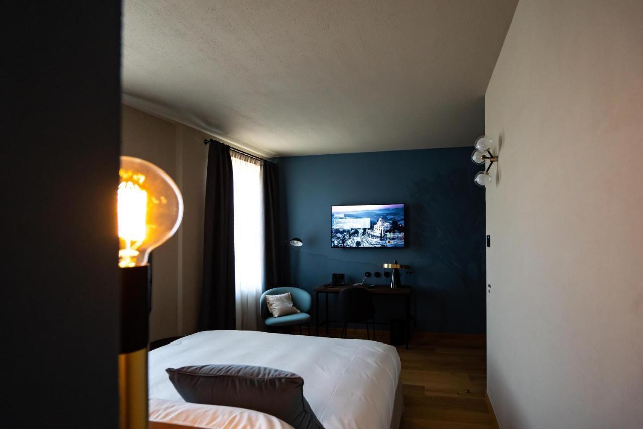 Locanda Moderna Carlambroeus Montevecchia Exteriör bild